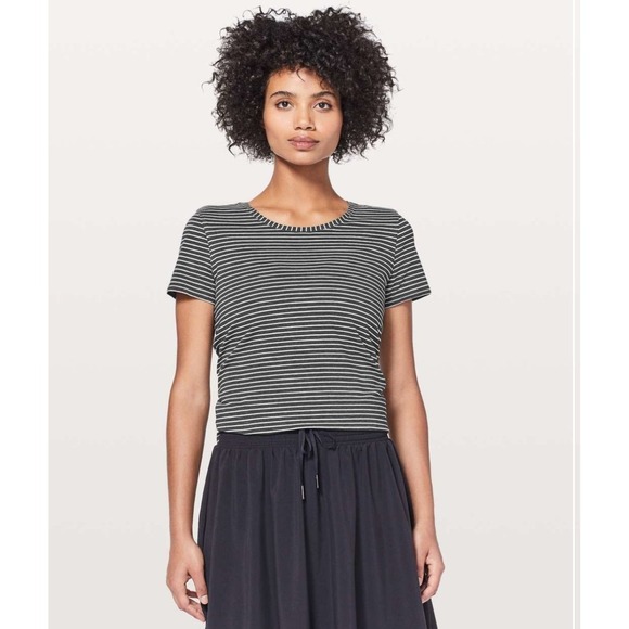 Lululemon Love Crew III Tee Modern Stripe black and white Womens Size 6 - Picture 1 of 7